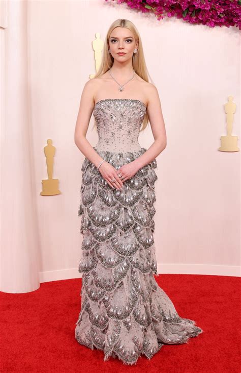 Anya Taylor-Joy oscar dress